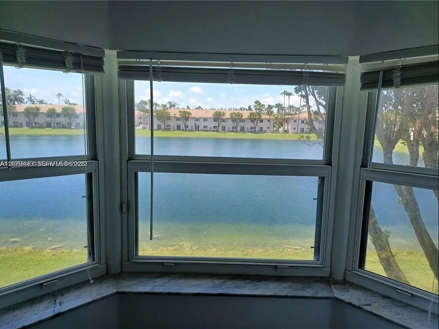 Venetia Gardens Condo — Photo 1