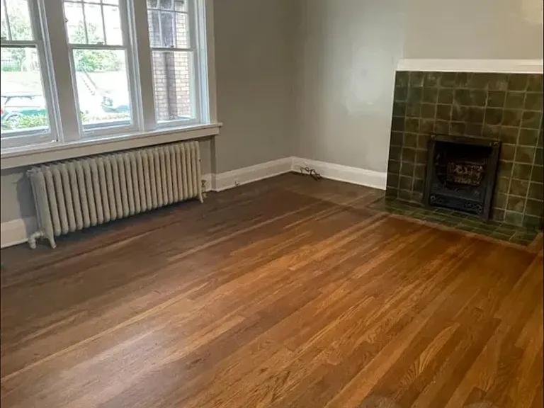 Living room - beautiful floors
