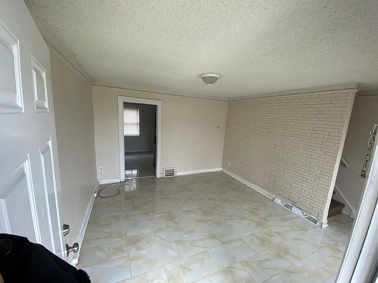 6309 Miller Rd — Photo 3