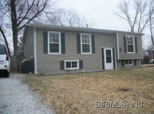 7733 Humbert Rd, Godfrey, IL 62035