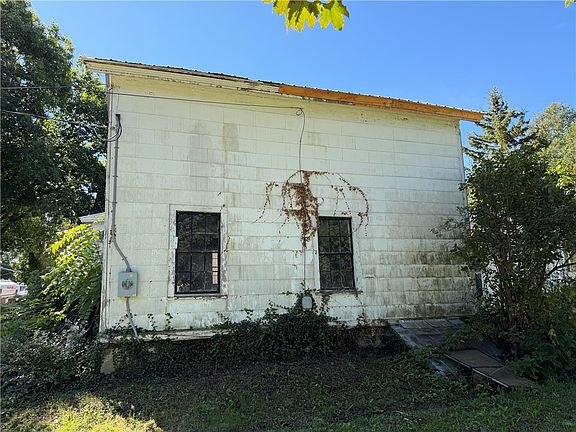 2nd image of 53 Linwood Ave