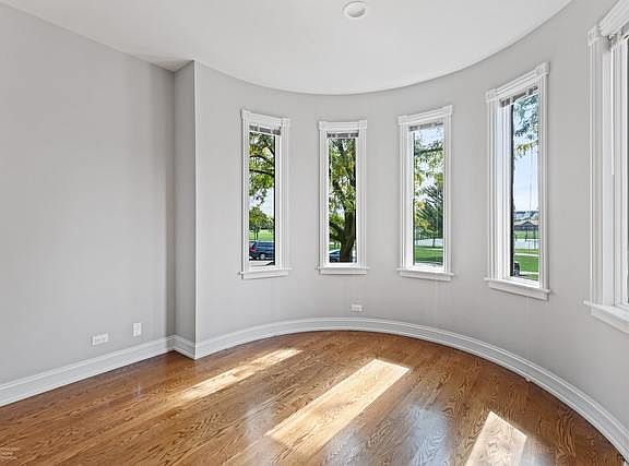 5th image of 2554 W Huron St #1A