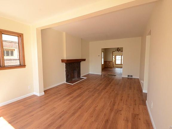 5th image of 354 Woodside Ave