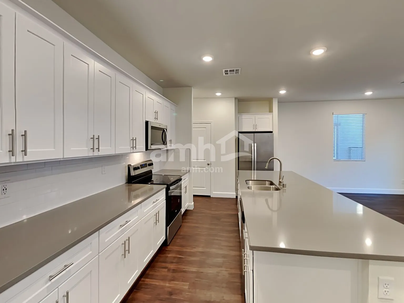 4 bed, 2.5 bath, 2187 sqft, $2,450 — Photo 4