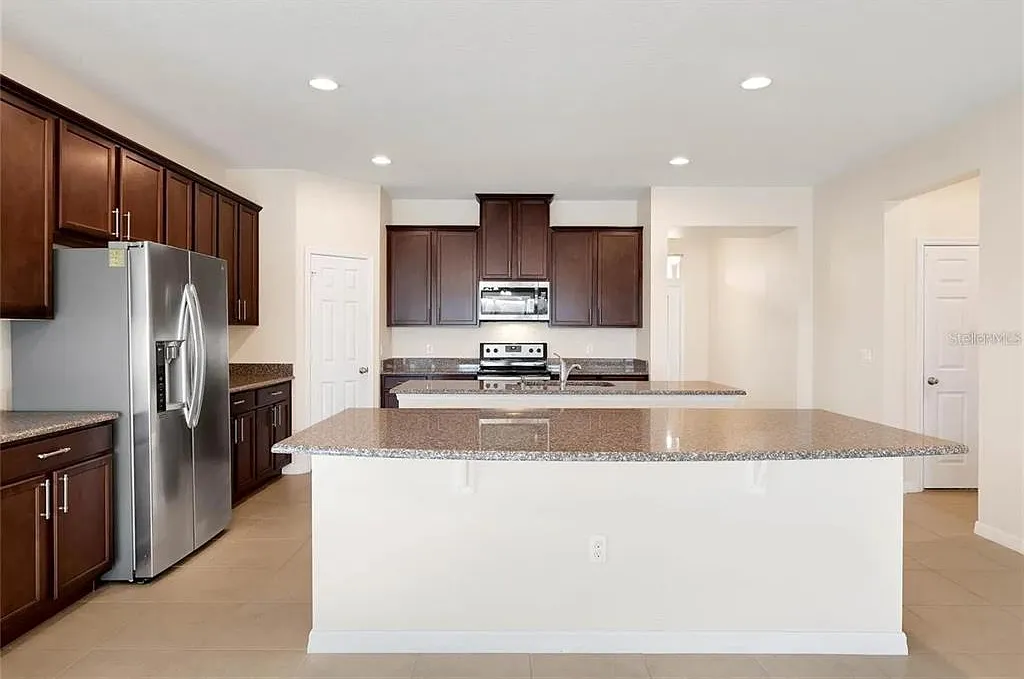 4 bed, 2.0 bath, 2236 sqft, $2,850 — Photo 4