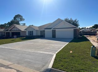 9555 Creets Landing Dr #CL48, Navarre, FL 32566