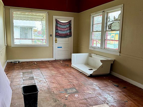 3rd image of 311 5th St