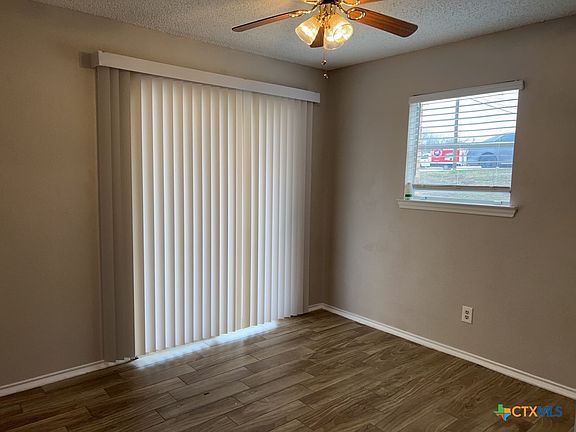5th image of 507 Hackberry St
