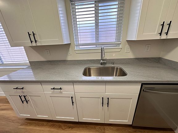 5th image of 225 Redwood Ave #3