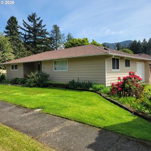 47858 W 1st St, Oakridge, OR, 97463