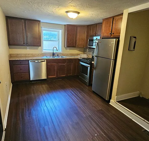 326 W Gay Ave — Photo 2