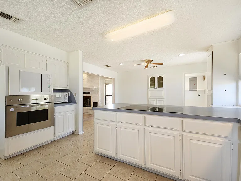 7397 FM 1377 — Photo 8