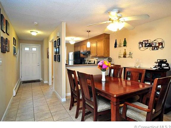 3rd image of 10 Butternut Ln