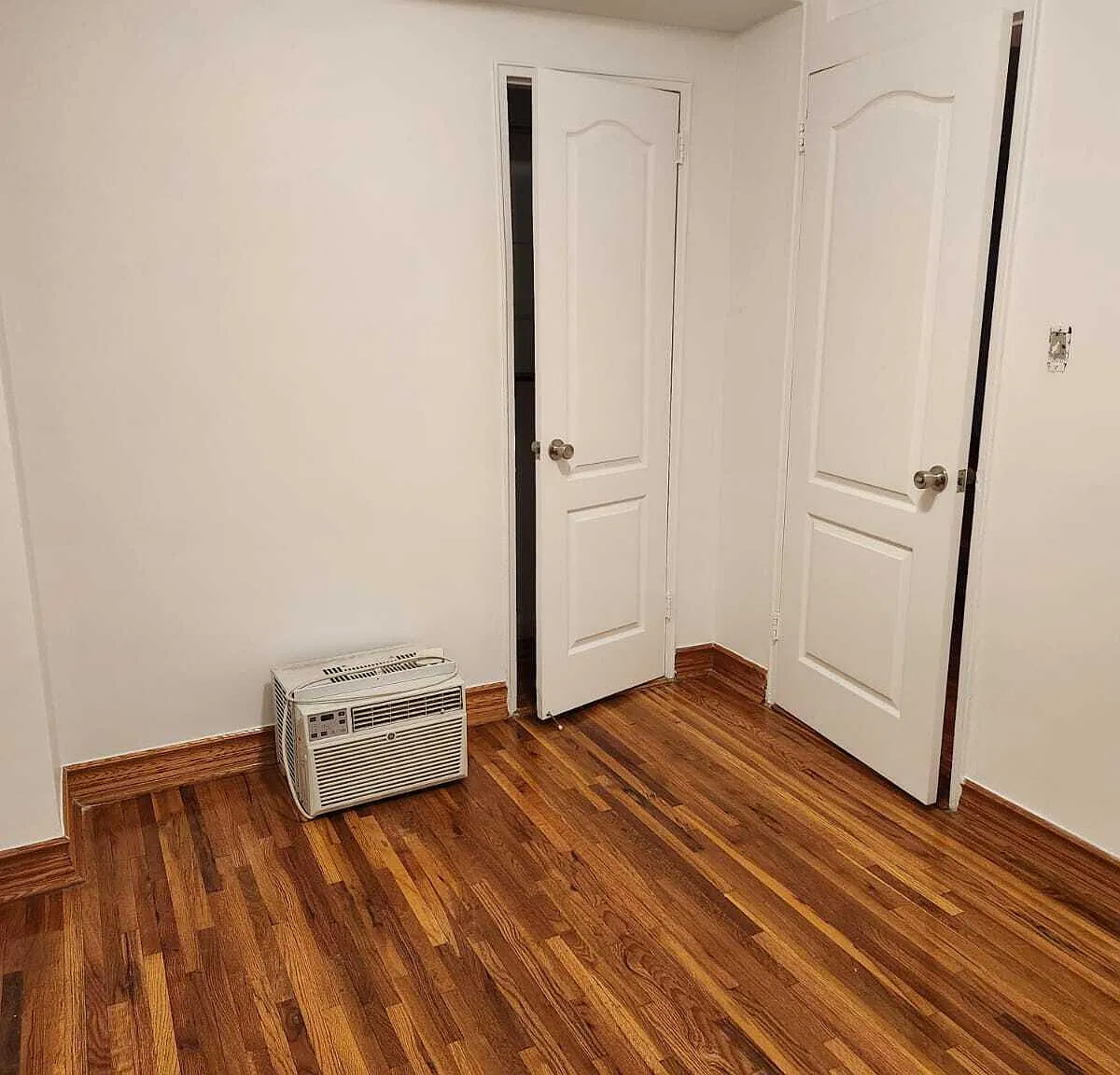 Studio, 350 sqft, $1,500 — Photo 2