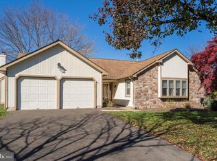 18 Bluebell Ct, Newtown, PA 18940