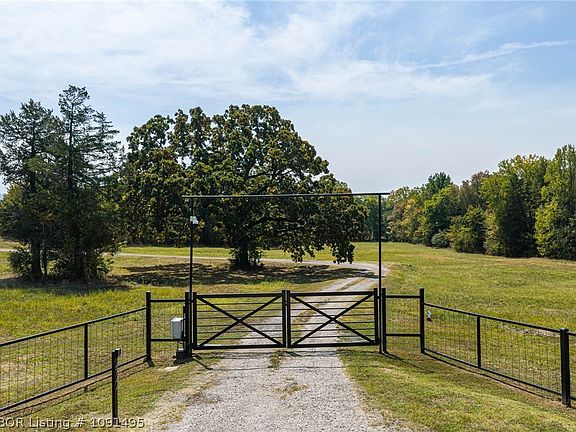3rd image of 4744 N State Highway 109