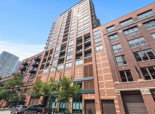 400 W Ontario St APT 907, Chicago, IL 60654