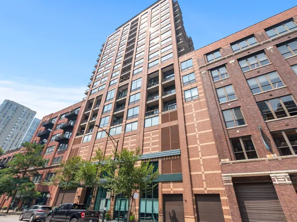 400 W Ontario St APT 907, Chicago, IL 60654