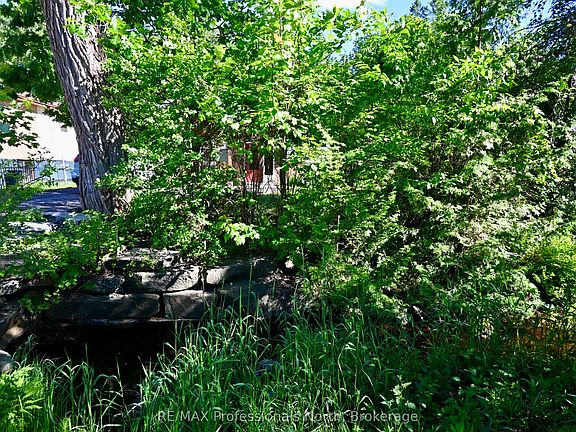 2nd image of 77 Hanes Rd