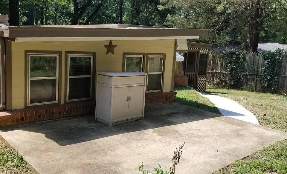 Porch Patio View (ASK ABOUT THE $700 Promotional Rate!)