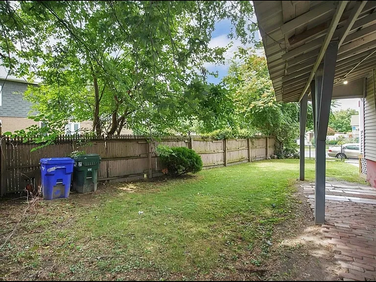 1614 Dwight St #2 — Photo 3