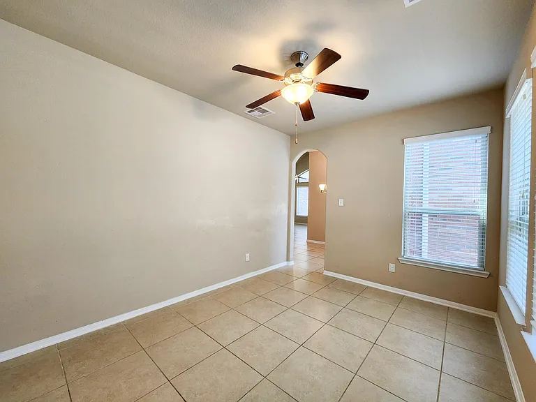 911 Daffodil View Ct — Photo 31
