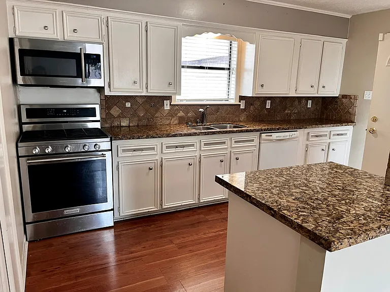 2600 Arbor Dr — Photo 8