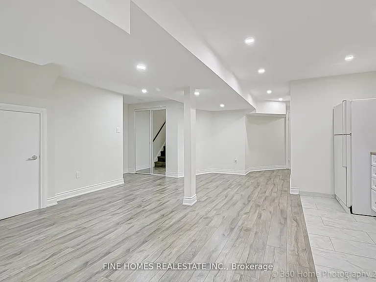132 Purcell Cres #LOWER — Photo 3