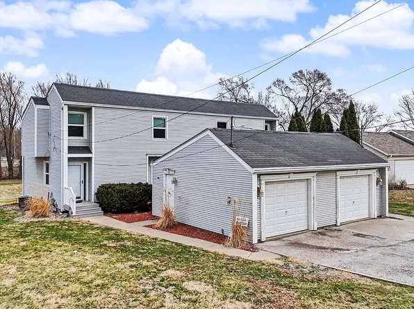 5275 NW Torgerson Dr, Des Moines, IA 50310