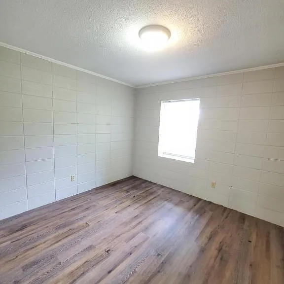 110 Gibson St #4 — Photo 12