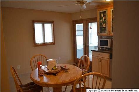 5th image of 585 Greeley Ave