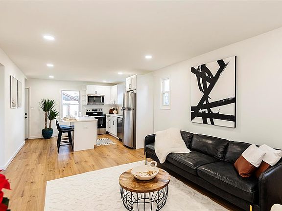 5th image of 645 Beatrice Ave