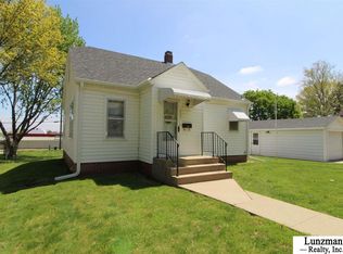 2207 K St, Auburn, NE 68305