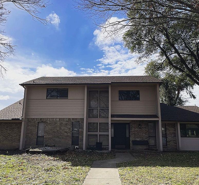 1st image of 910 E Berkeley Dr