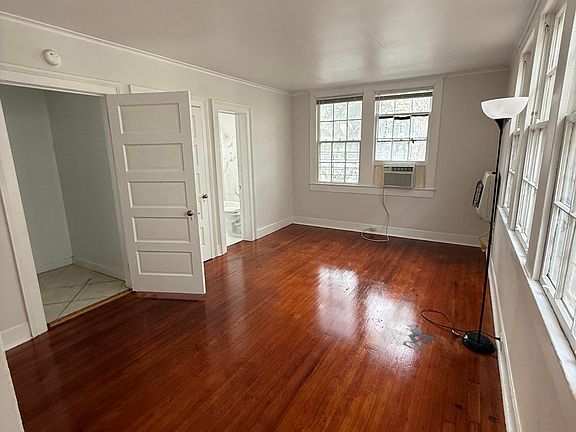 2nd image of 3539 Saint Charles Ave #H