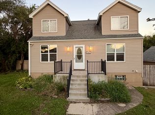 4331 Yender Ln, Lisle, IL 60532