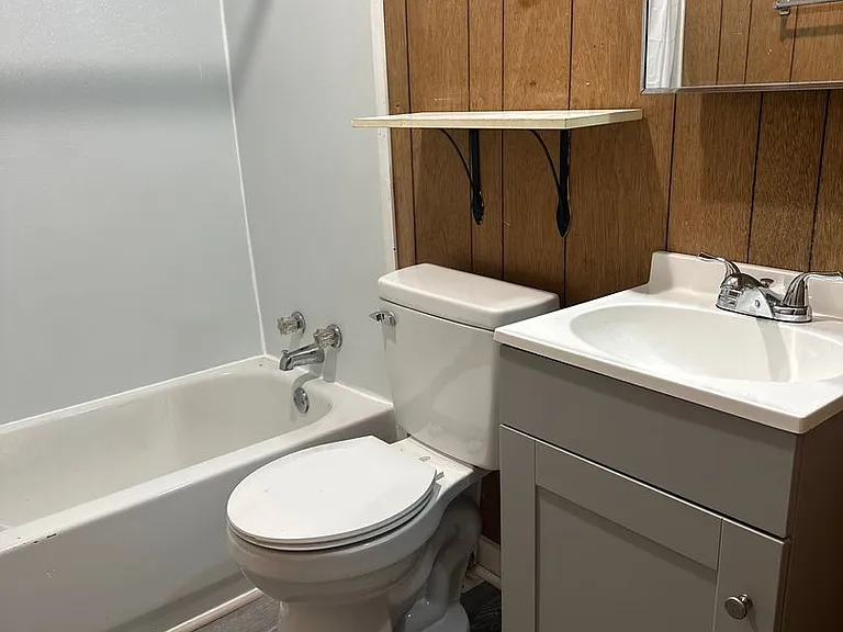 224 E Velma Ave — Photo 11