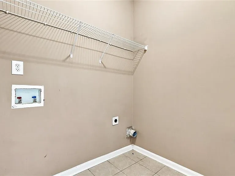 3063 Kentmere Dr — Photo 24