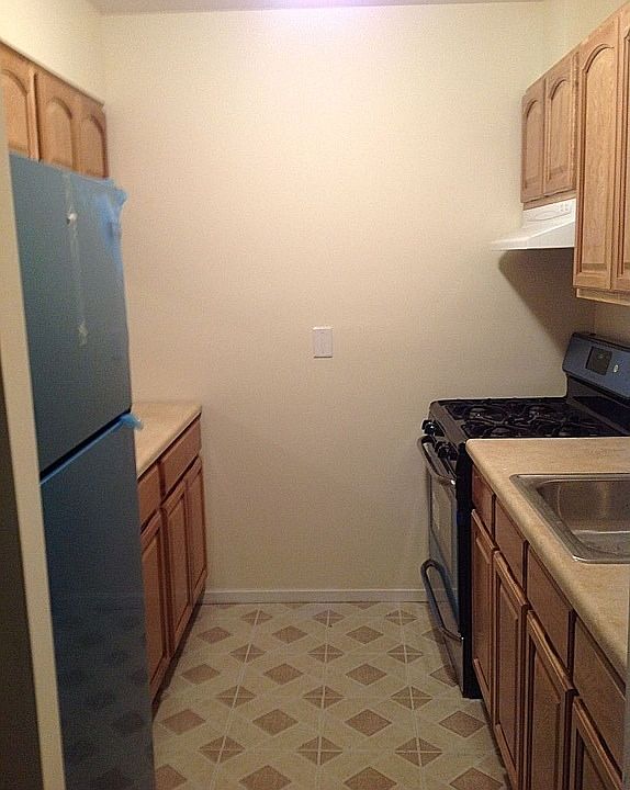 1st image of 340 Marion St #1