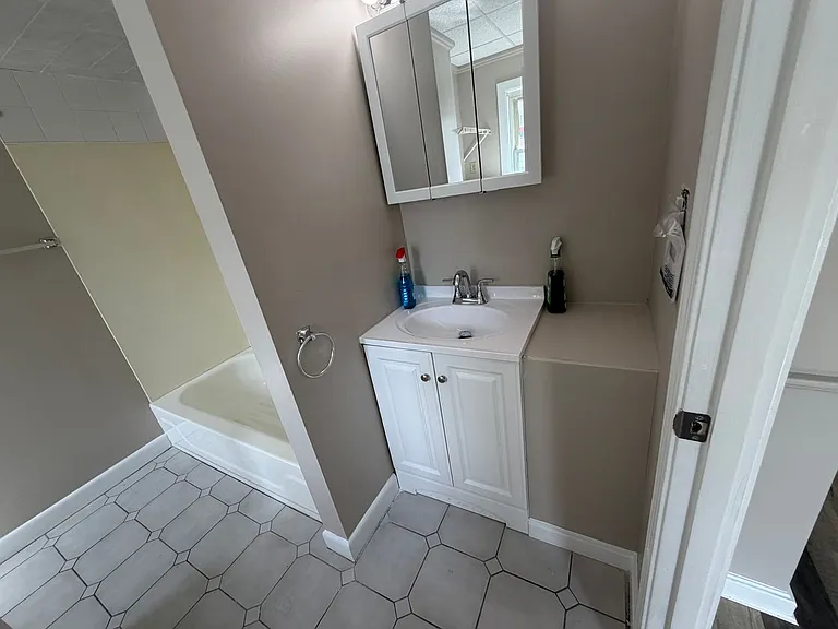 61 Kingston St — Photo 15