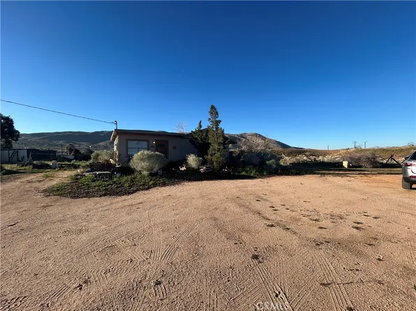 9878 Bella Vista St, Apple Valley, CA 92308