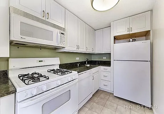 Rented by R New York | media 12