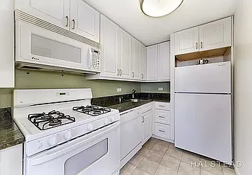 Rented by R New York