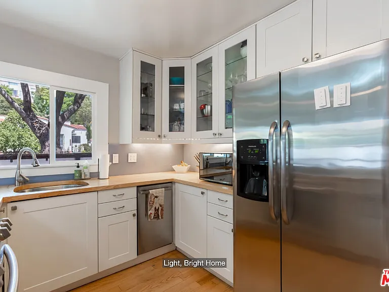 1156 Wilcox Pl — Photo 3
