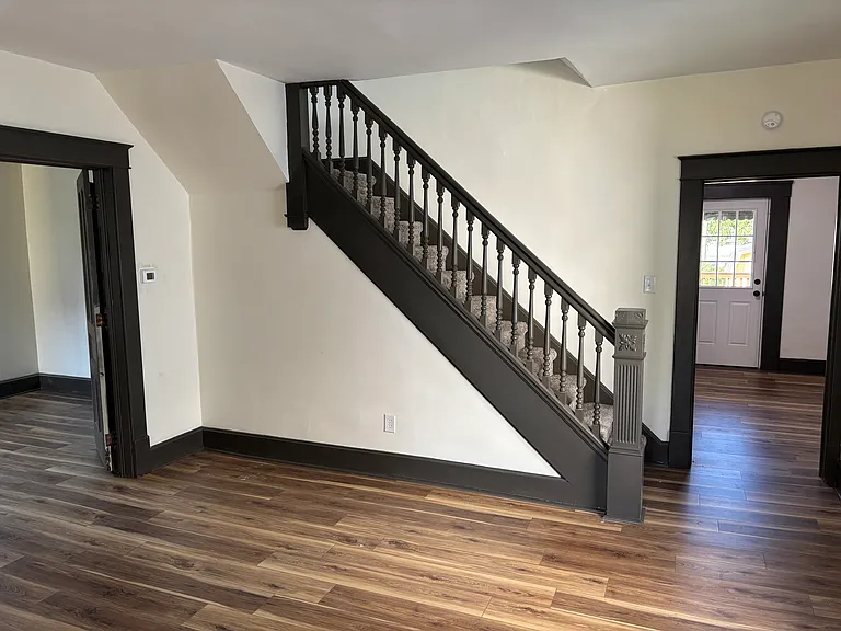 109 Oak St — Photo 5