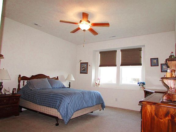 5th image of 2706 Bond Dr