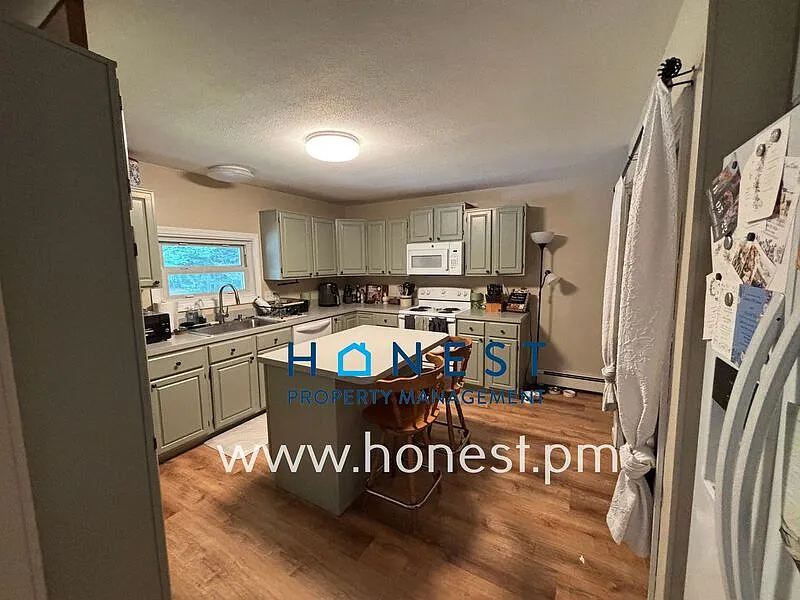 2 bed, 2.0 bath, $1,975 — Photo 2