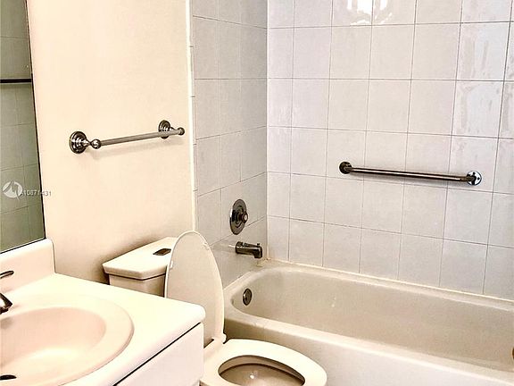 5th image of 1834 Brickell Ave APT 21