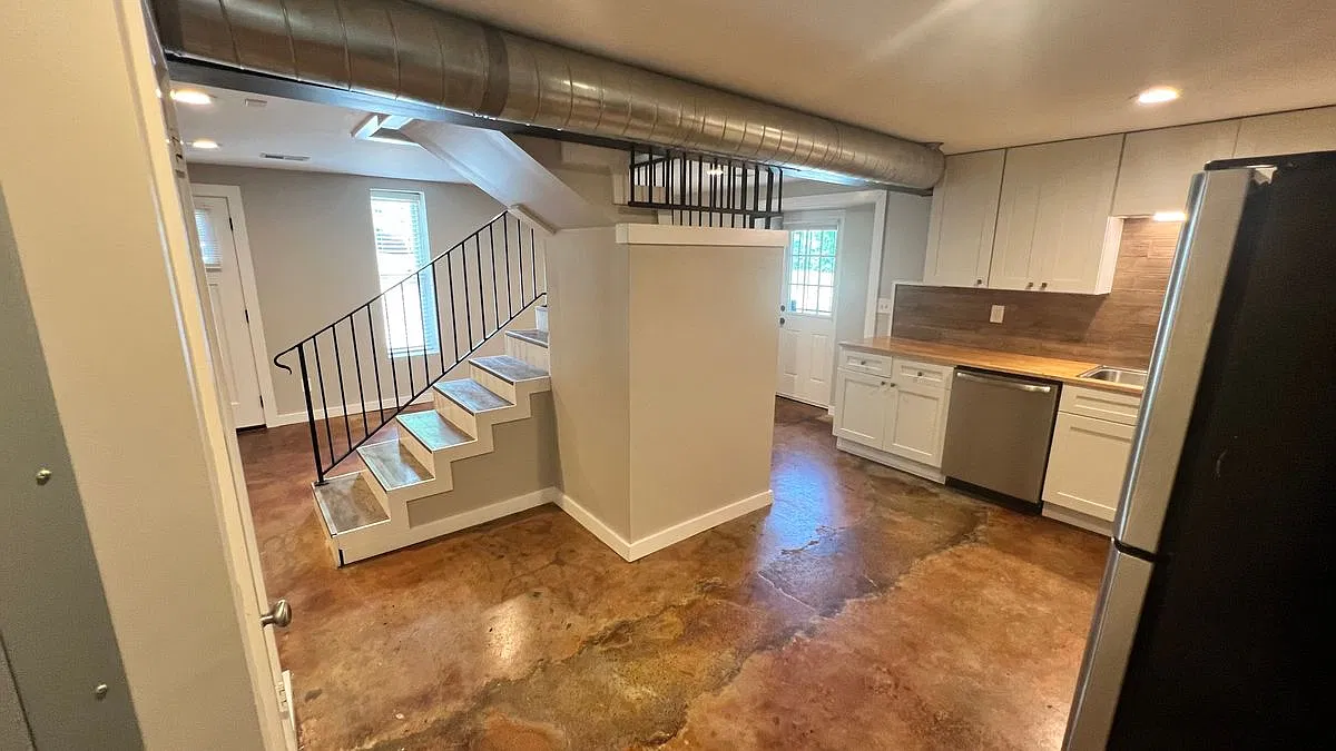 3 bed, 1.5 bath, 1236 sqft, $1,600 — Photo 3