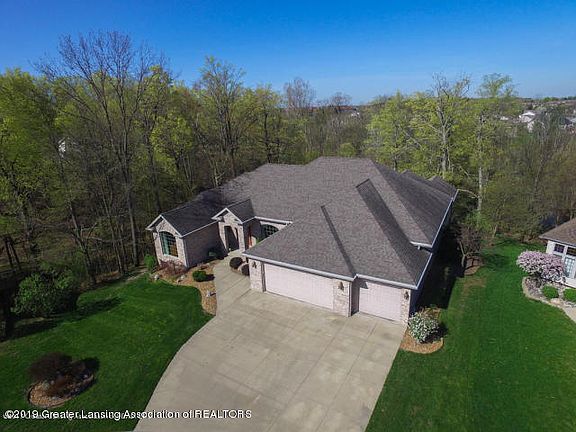 2nd image of 1403 Lindy Dr
